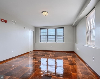 105 39th Street W - Photo Thumbnail 28