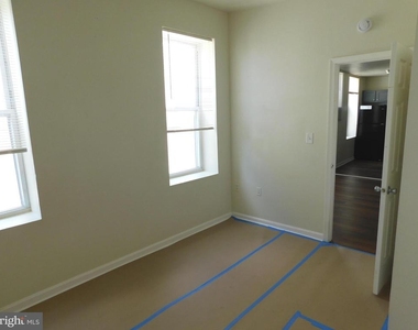 2427 Lakeview Avenue - Photo Thumbnail 10