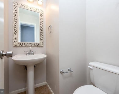 2209 Commissary Circle - Photo Thumbnail 29