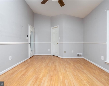 2209 Commissary Circle - Photo Thumbnail 18