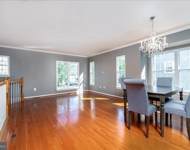 2209 Commissary Circle - Photo Thumbnail 5