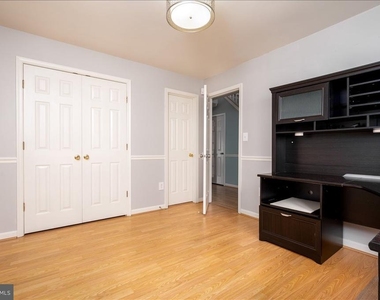 2209 Commissary Circle - Photo Thumbnail 28