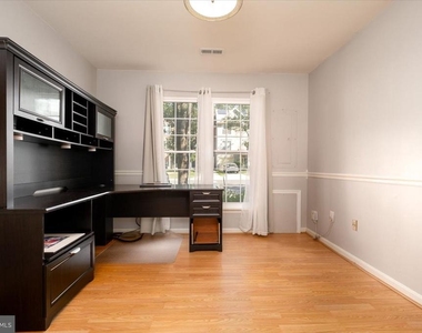 2209 Commissary Circle - Photo Thumbnail 21