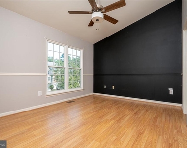 2209 Commissary Circle - Photo Thumbnail 27