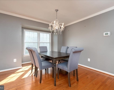 2209 Commissary Circle - Photo Thumbnail 12