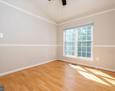2209 Commissary Circle - Photo Thumbnail 8