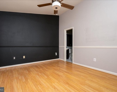 2209 Commissary Circle - Photo Thumbnail 9