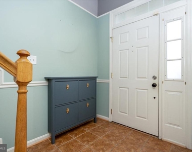 2209 Commissary Circle - Photo Thumbnail 4
