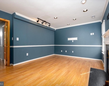 2209 Commissary Circle - Photo Thumbnail 6