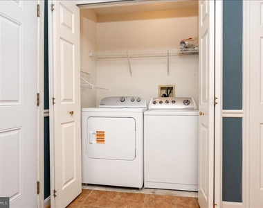 2209 Commissary Circle - Photo Thumbnail 23