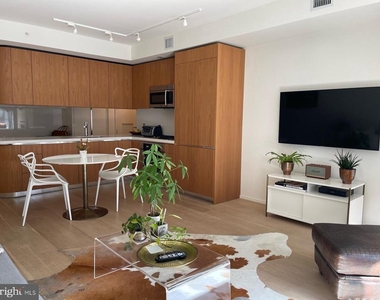 925 H Street Nw - Photo Thumbnail 9