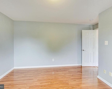 604 Longfellow Street Nw - Photo Thumbnail 9
