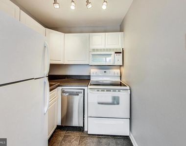 604 Longfellow Street Nw - Photo Thumbnail 7