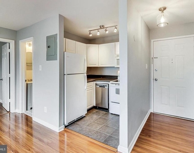 604 Longfellow Street Nw - Photo Thumbnail 6