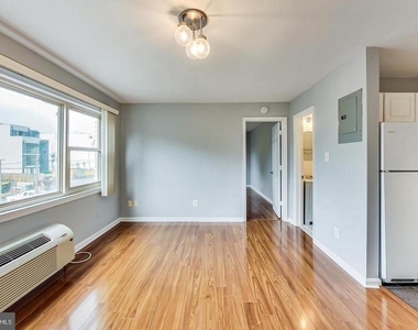 604 Longfellow Street Nw - Photo Thumbnail 4