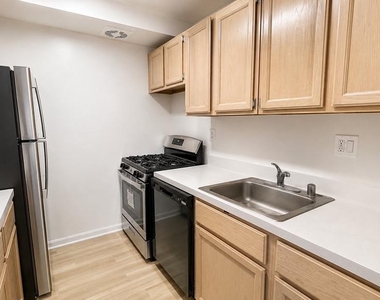 4465 Macarthur Boulevard Nw - Photo Thumbnail 16
