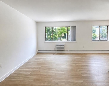 4465 Macarthur Boulevard Nw - Photo Thumbnail 10