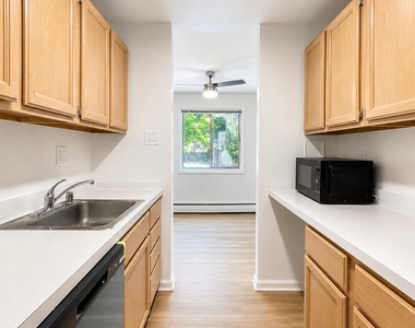 4465 Macarthur Boulevard Nw - Photo Thumbnail 9