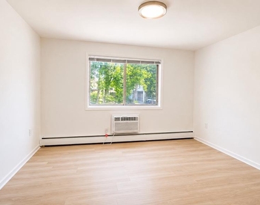 4465 Macarthur Boulevard Nw - Photo Thumbnail 11