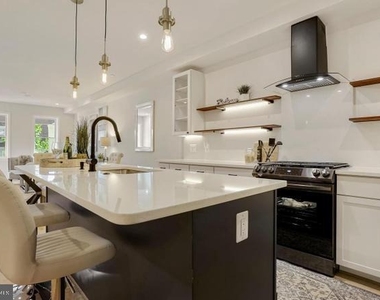 1311 Spring Road Nw - Photo Thumbnail 2