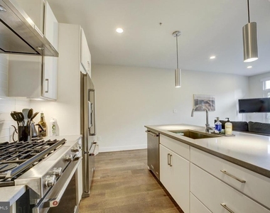 2337 Champlain Street Nw - Photo Thumbnail 9