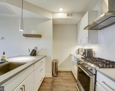 2337 Champlain Street Nw - Photo Thumbnail 10