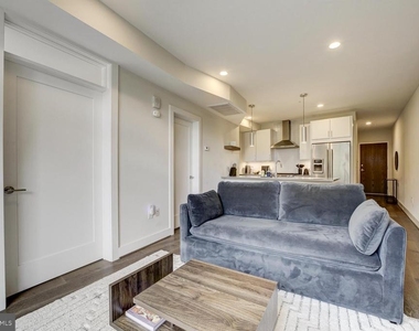 2337 Champlain Street Nw - Photo Thumbnail 7