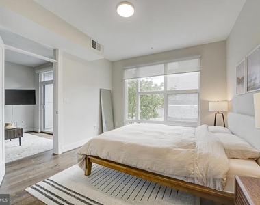 2337 Champlain Street Nw - Photo Thumbnail 12