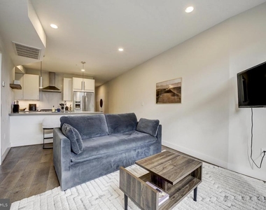 2337 Champlain Street Nw - Photo Thumbnail 3