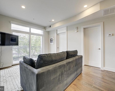 2337 Champlain Street Nw - Photo Thumbnail 6