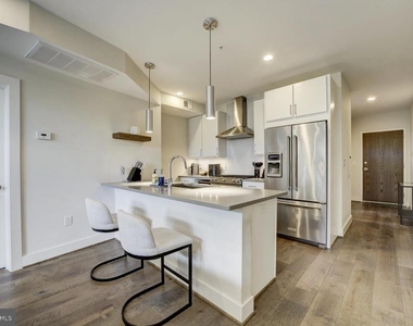 2337 Champlain Street Nw - Photo Thumbnail 8