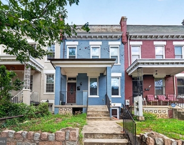 635 Kenyon Street Nw - Photo Thumbnail 1