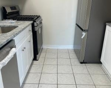 4201 Nw Cathedral Avenue Nw - Photo Thumbnail 2