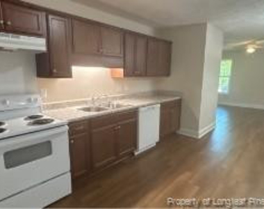 322 E Jenkins Street - Photo Thumbnail 2