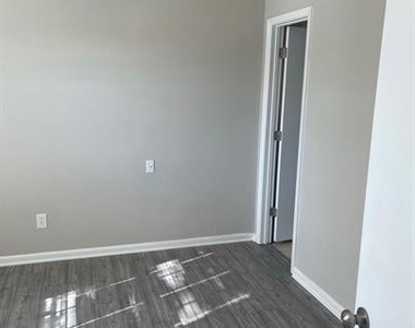 700 Pershing Street - Photo Thumbnail 3