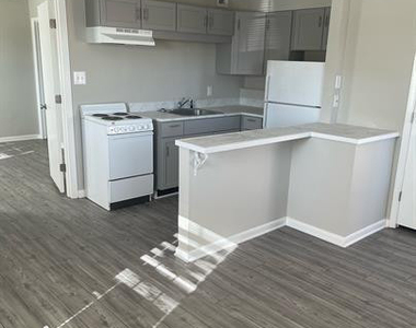 700 Pershing Street - Photo Thumbnail 1