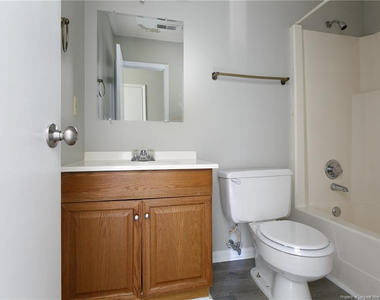 613 Mosswood Lane - Photo Thumbnail 8