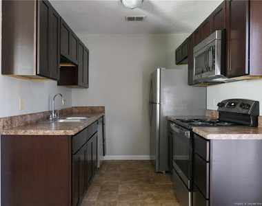 613 Mosswood Lane - Photo Thumbnail 5