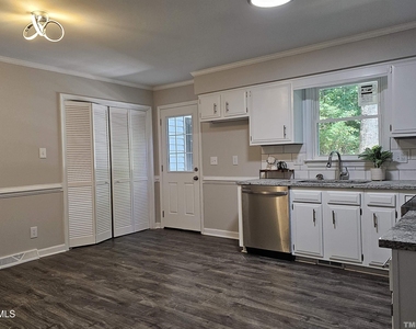 5906 Applewood Lane - Photo Thumbnail 2