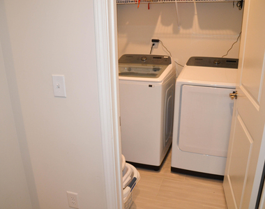 1634 Glacier Drive - Photo Thumbnail 17
