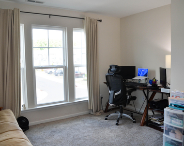 1634 Glacier Drive - Photo Thumbnail 21