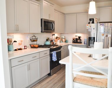 1634 Glacier Drive - Photo Thumbnail 12