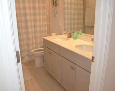 1634 Glacier Drive - Photo Thumbnail 16