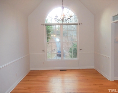 6610 Lipscomb Drive - Photo Thumbnail 6