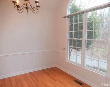 6610 Lipscomb Drive - Photo Thumbnail 5
