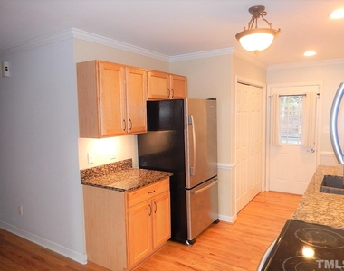 6610 Lipscomb Drive - Photo Thumbnail 9