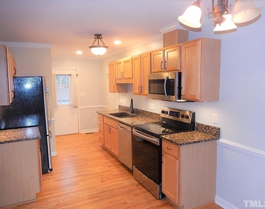 6610 Lipscomb Drive - Photo Thumbnail 8