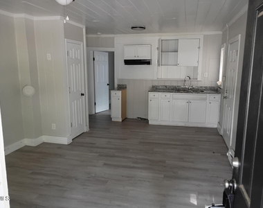803 Rountree Street Se - Photo Thumbnail 1