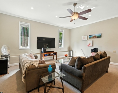 4002 Westfield Drive - Photo Thumbnail 9