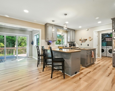 4002 Westfield Drive - Photo Thumbnail 4